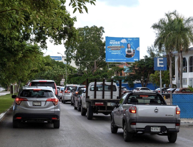 Medio exterior en Vista Alegre, Hacia Plaza Altabrisa, del catálogo de Espaciales